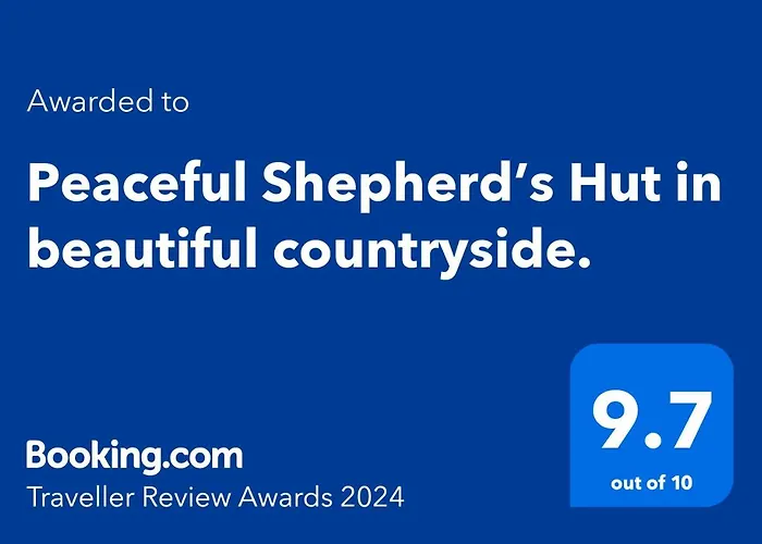 Peaceful Shepherd\'S Hut In Beautiful Countryside.