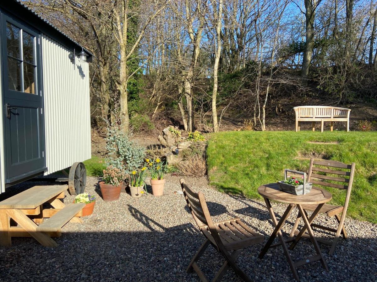 Peaceful Shepherd's Hut In Beautiful Countryside. Linlithgow